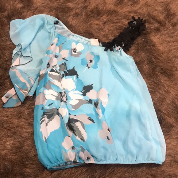 Wrapper Tops - Floral blouse Wrapper Tops - Floral blouse